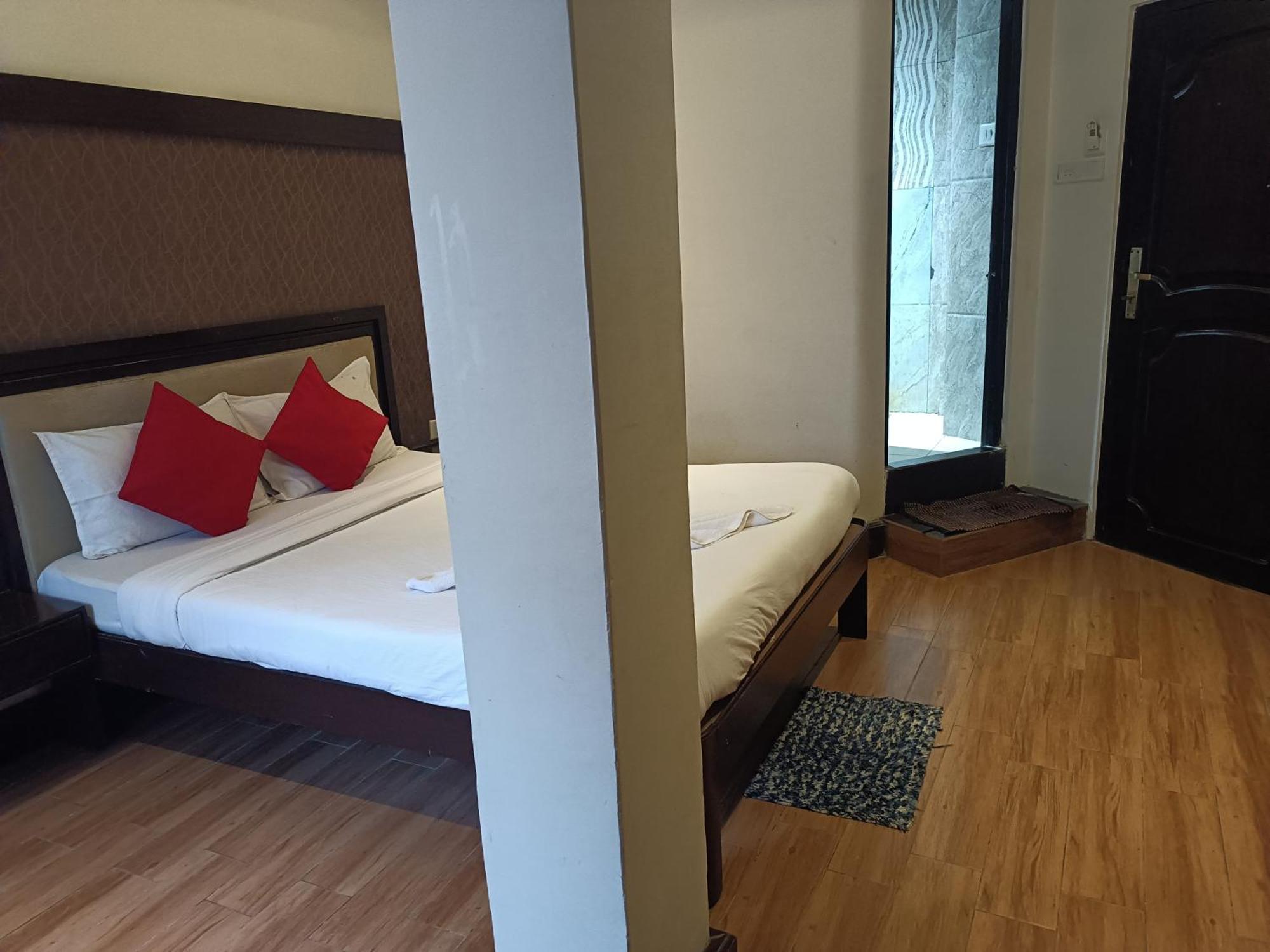 Hotel Serene Шиллонг Экстерьер фото