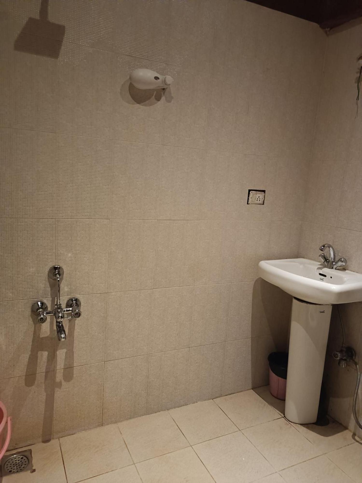 Hotel Serene Шиллонг Экстерьер фото