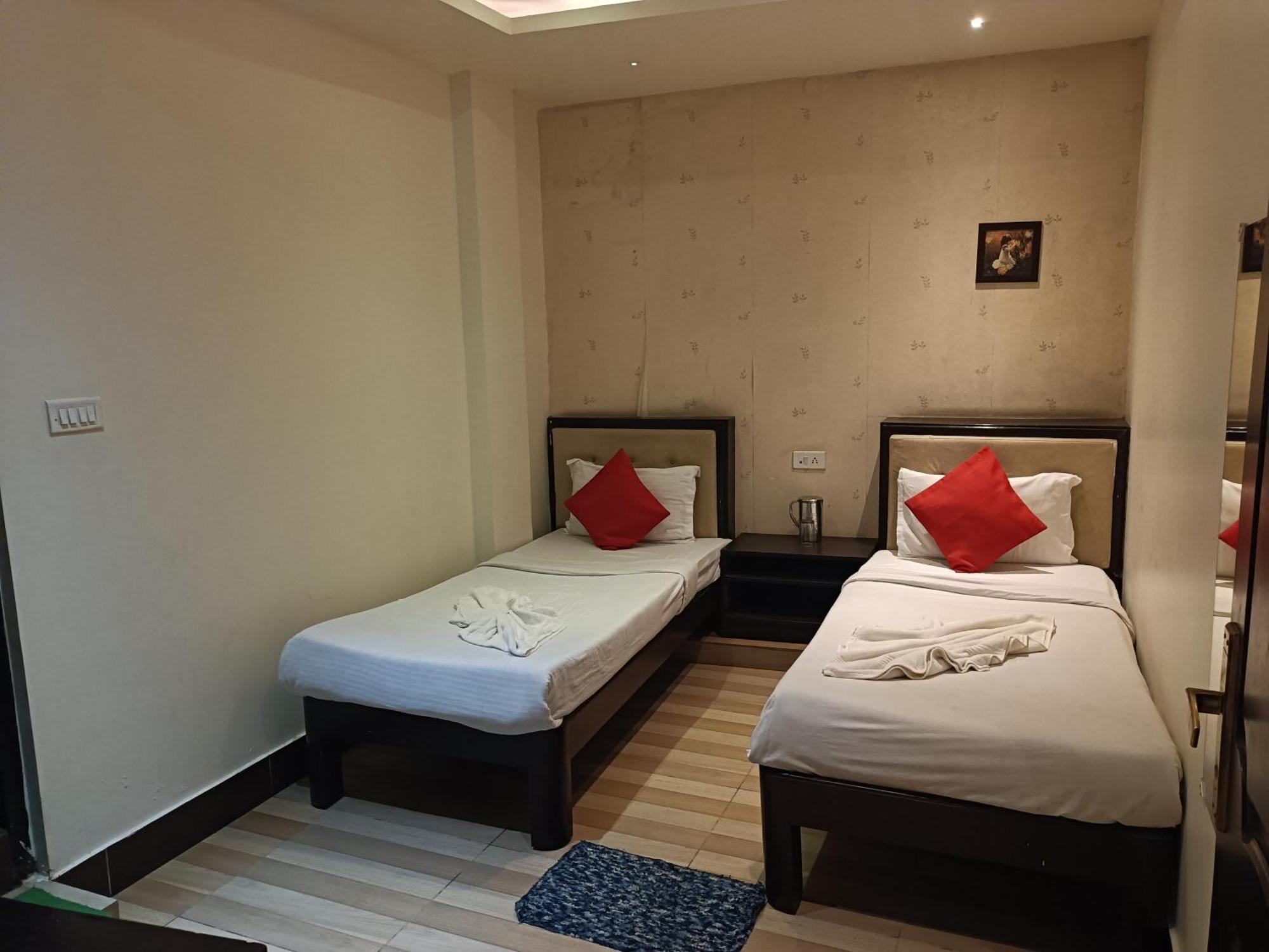 Hotel Serene Шиллонг Экстерьер фото
