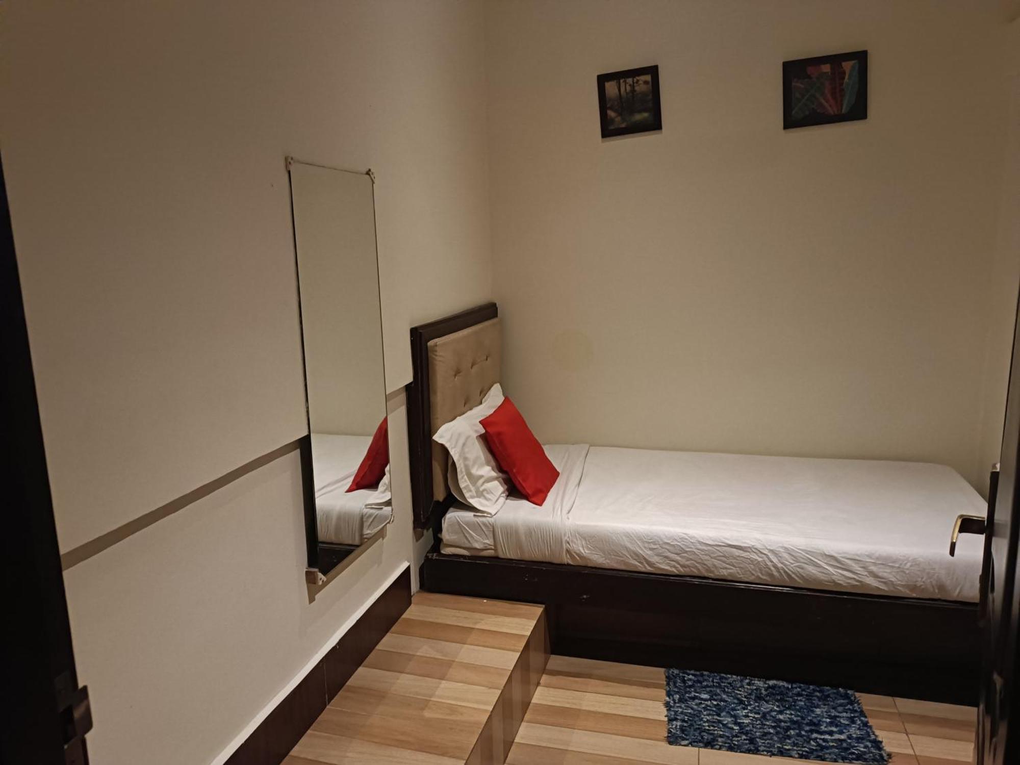 Hotel Serene Шиллонг Экстерьер фото