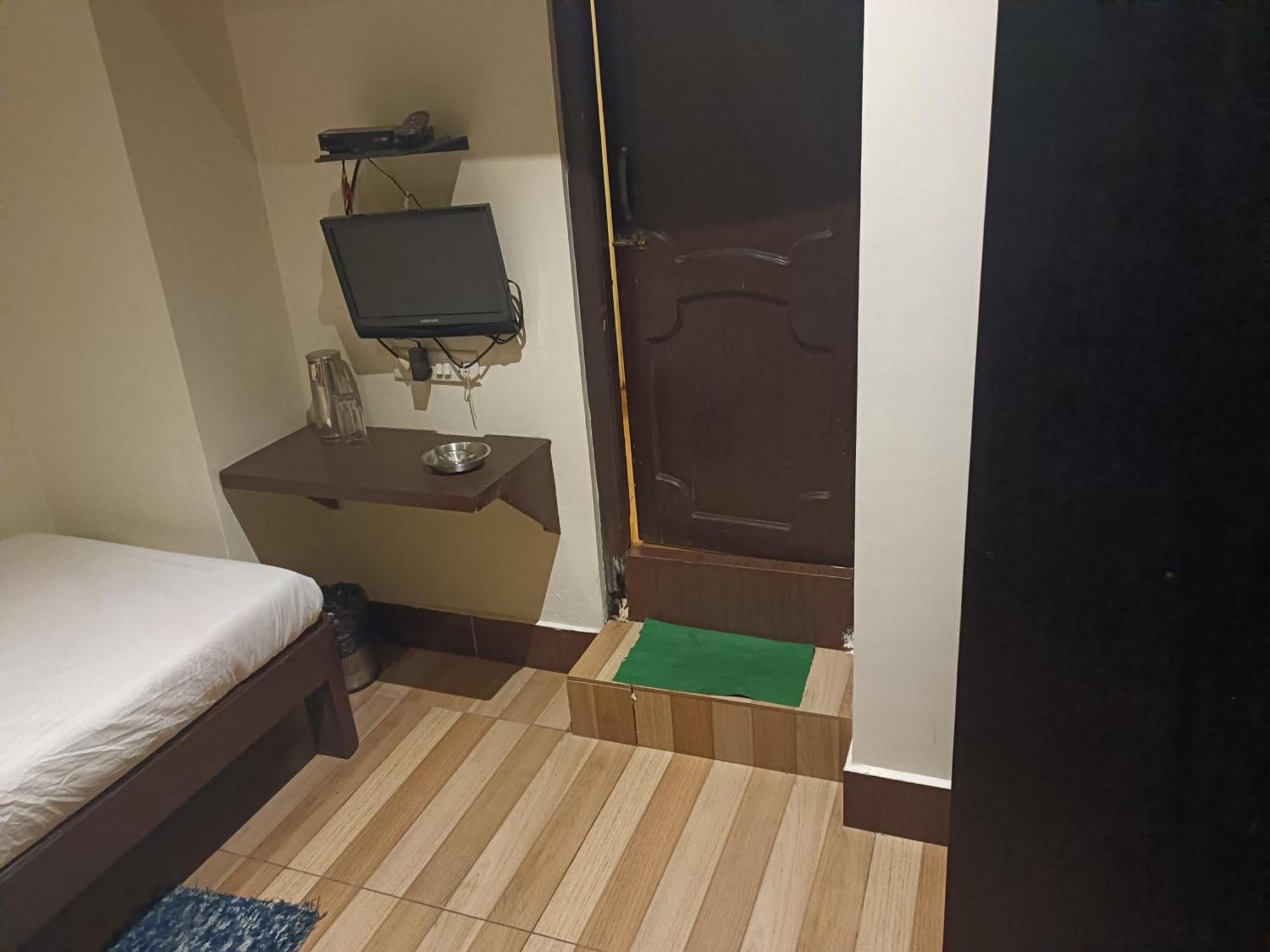 Hotel Serene Шиллонг Экстерьер фото