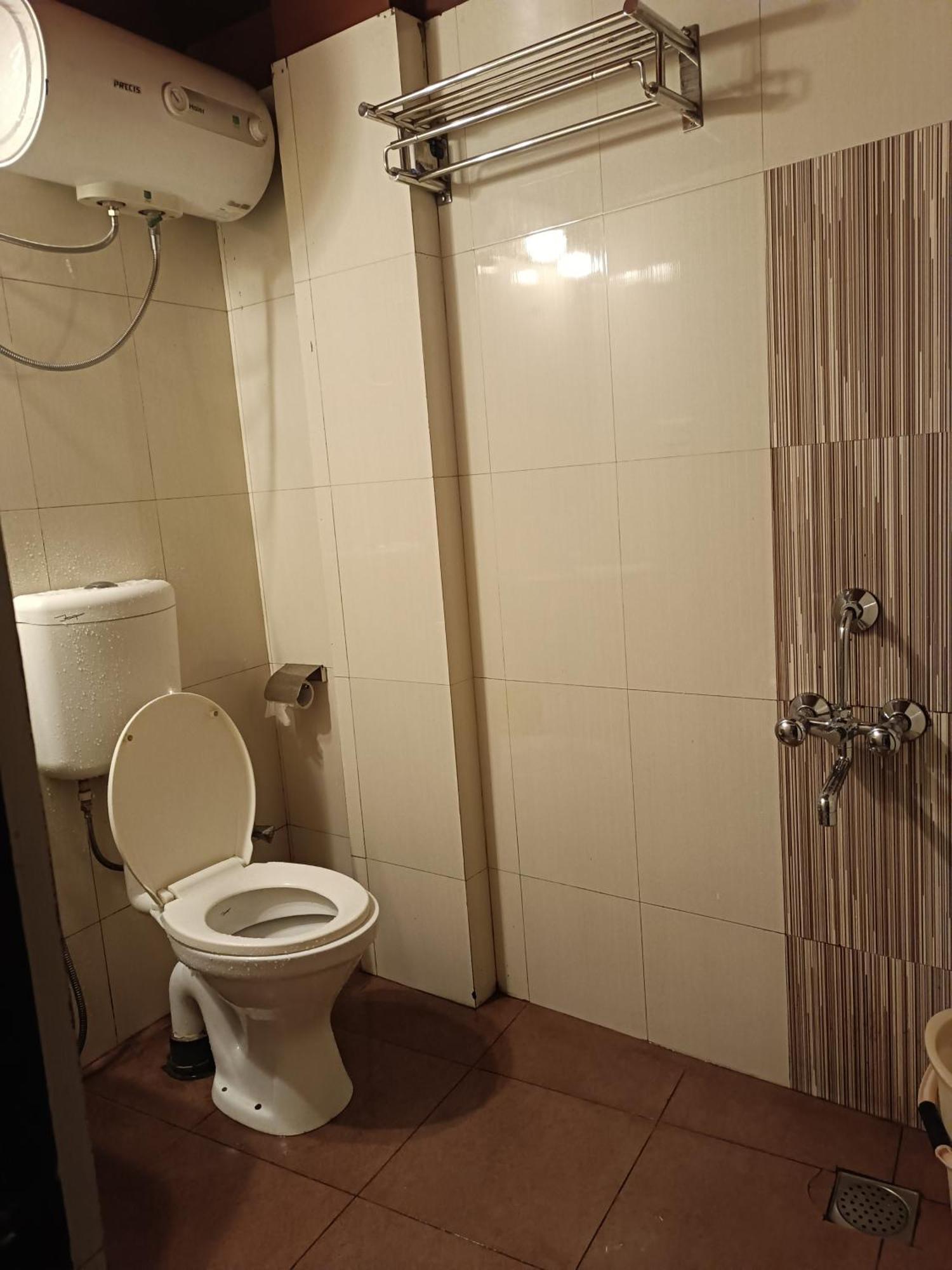 Hotel Serene Шиллонг Экстерьер фото